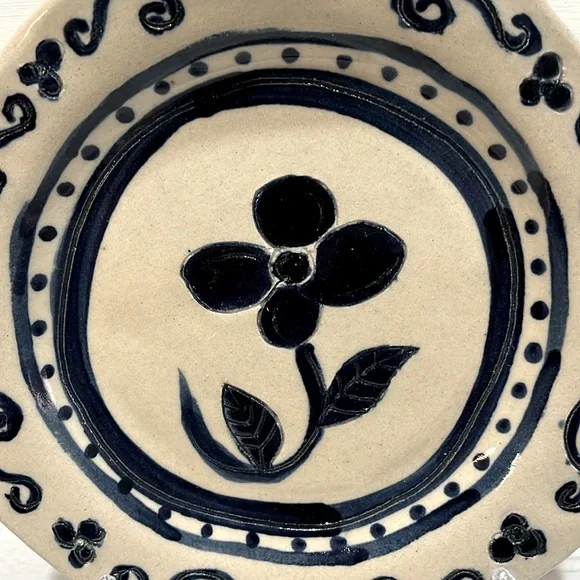 Hand Painted Stoneware Dish - Picture 6 of 6